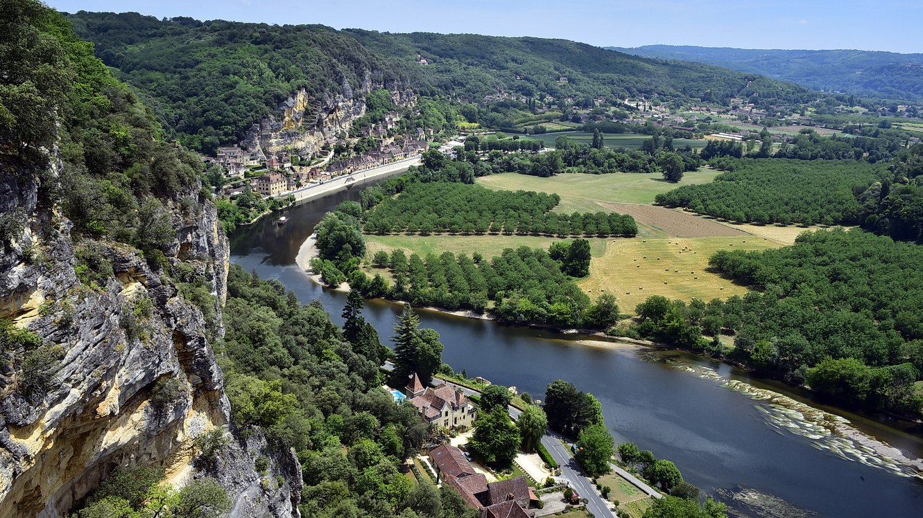 Village de La Roque-Gageac au bord de la Dordogne
