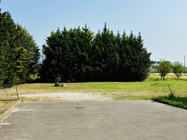 AIRE DE STATIONNEMENT POUR CAMPING-CARS – AUDOTEL