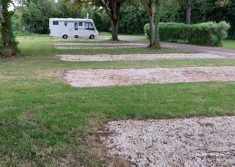 Aire de camping-car d'Entrains sur Nohain