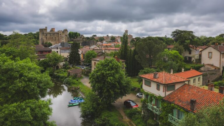 "Camping de mon Village" par Camping-car Park