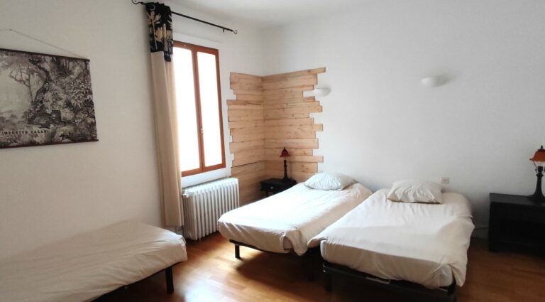 ANCIEN HÔTEL DU LARZAC - CHAMBRE 1