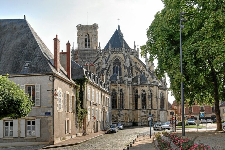 Cathédrale Saint-Cyr-et-Sainte-Julitte de Nevers