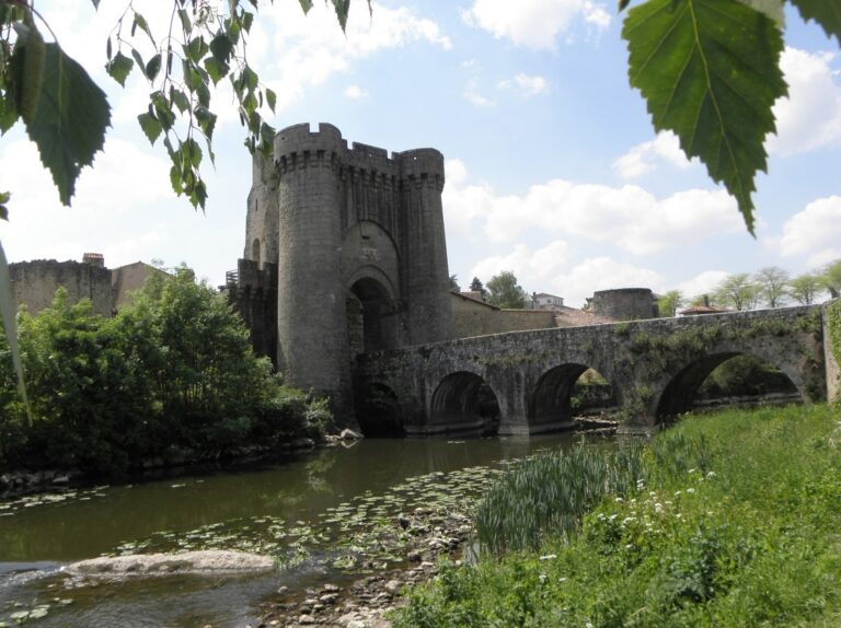 Porte Saint-Jacques (Parthenay)