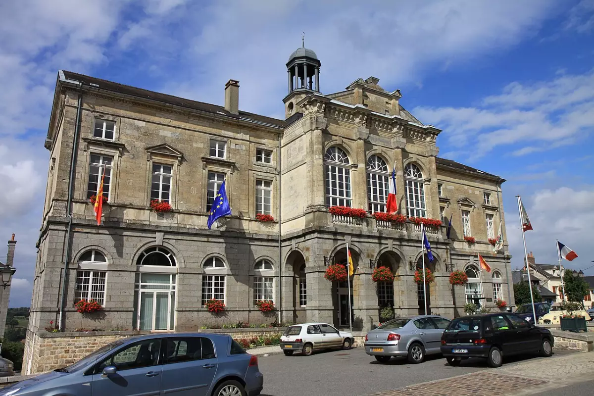 Vue de Domfront en Poiraie